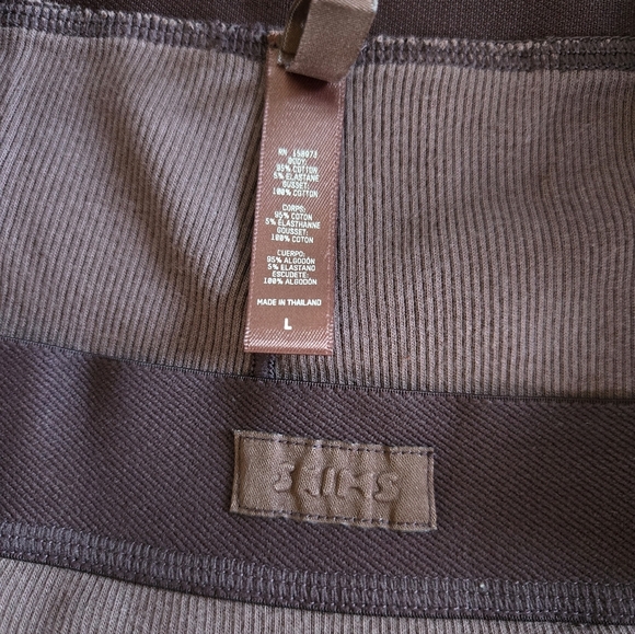 SKIMS Cotton Rib Boxers – Garnet (L) RARE! SOLD OUT! NWOT - Picture 5 of 7